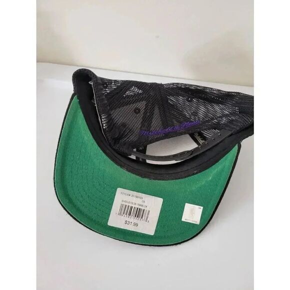 Men's Mitchell & Ness Black Toronto Raptors Hardwood Classics Breakaway Trucker - Picture 6 of 7